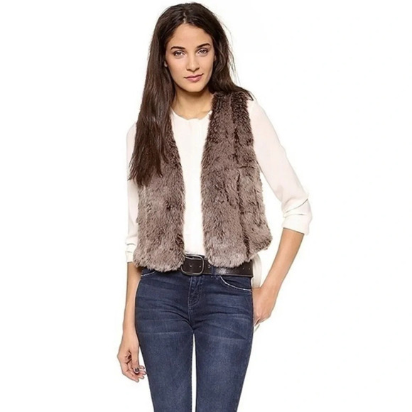Madewell • Vegan Faux Fur Brown Vest - Picture 2 of 6